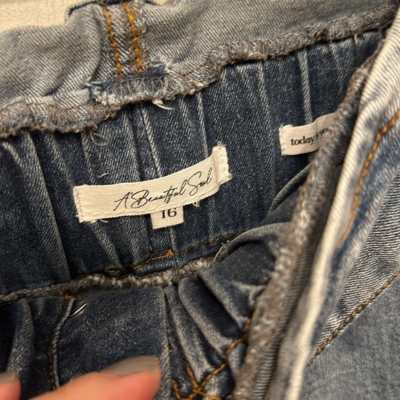 A Beautiful Soul denim skirt. Size 16 - Picture 3 of 5